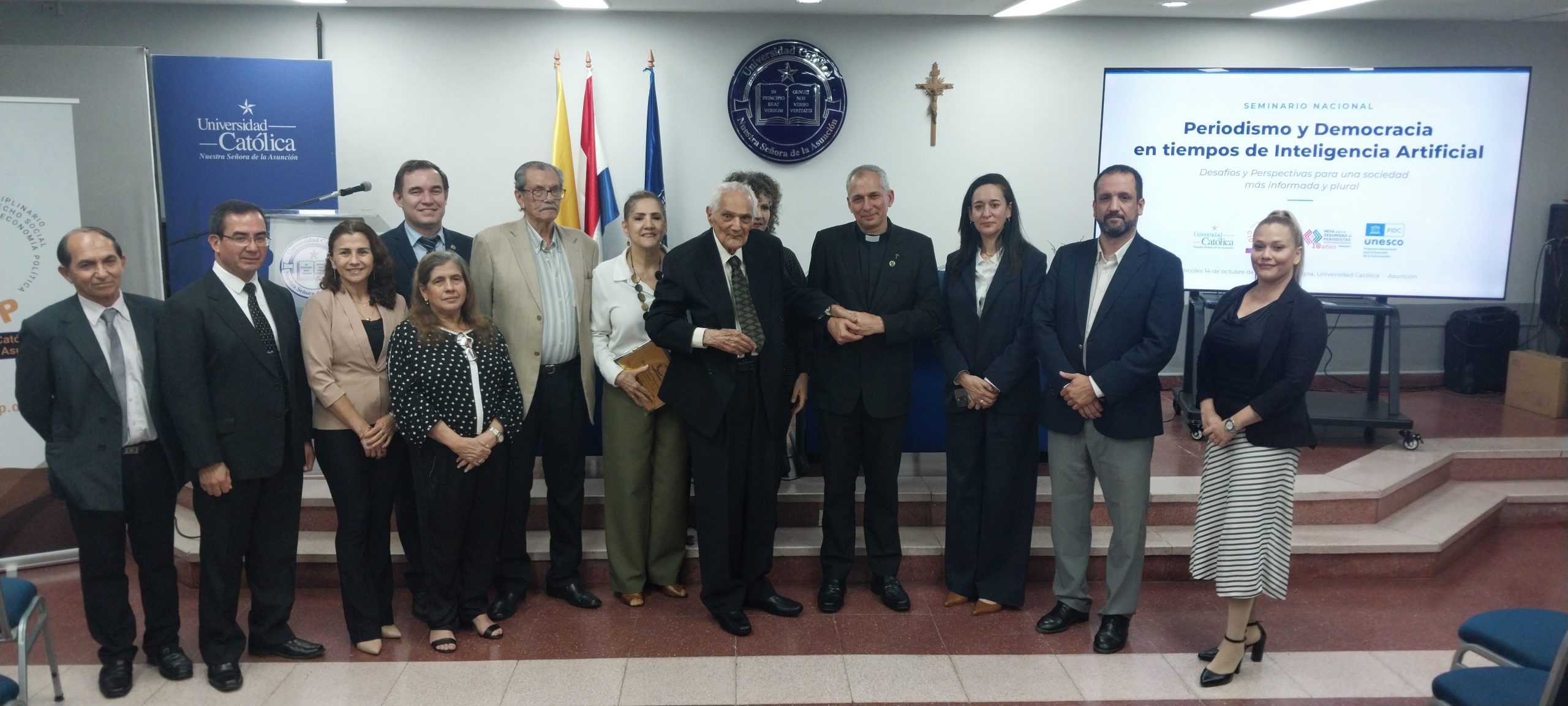 Atentar contra la libre expresión y el periodismo es atentar contra la democracia